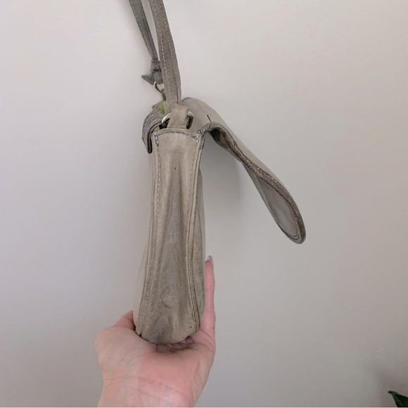 Unbranded, distressed grey genuine leather bag in XS - Picture 7 of 16